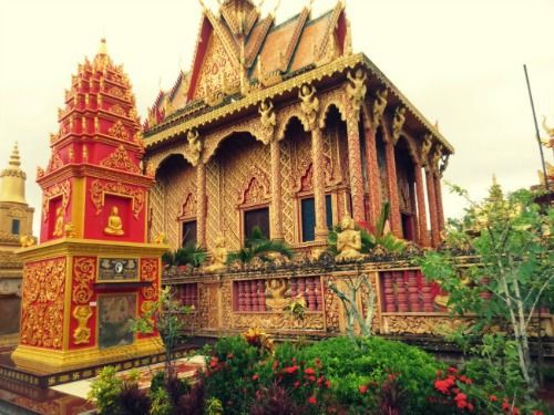 Tháp để cốt chùa Khmer ở Cà Mau