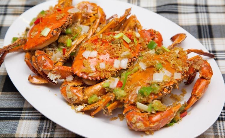 Cua đá rang muối, món đặc sản Cà Mau khó cưỡng