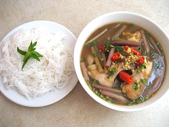 Bông súng mắm kho