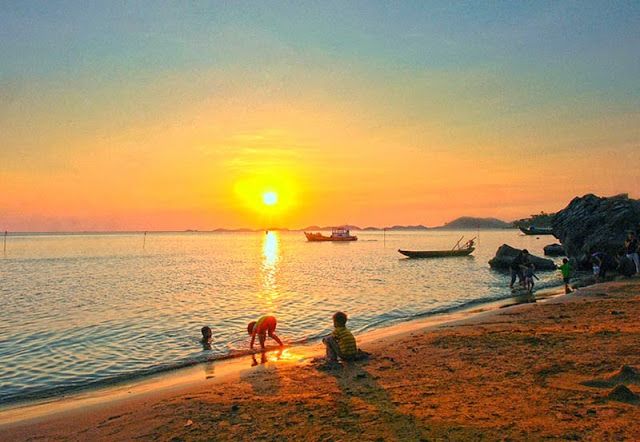 Bình minh trên quần đảo Bà Lụa