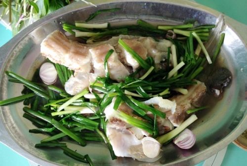 Món Cá nhám hấp hành