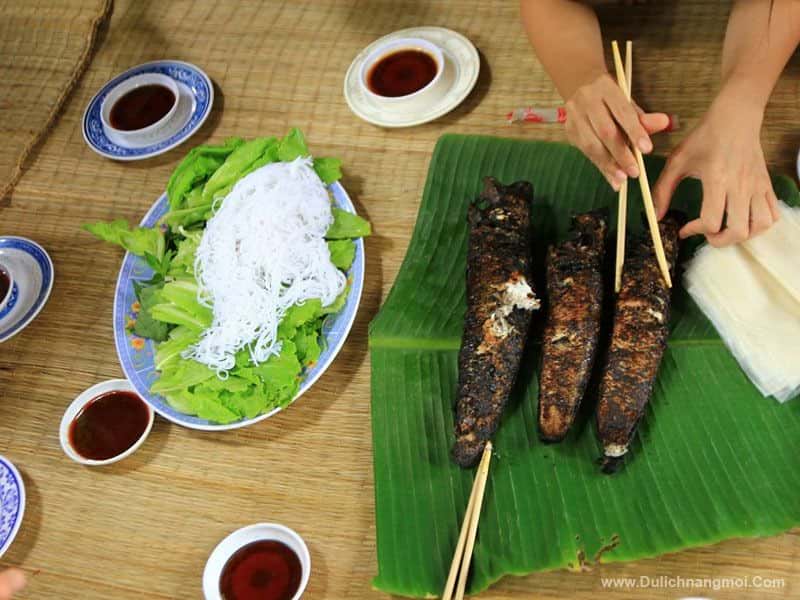 Cá lóc U Minh nướng trui - Đặc sản Cà Mau