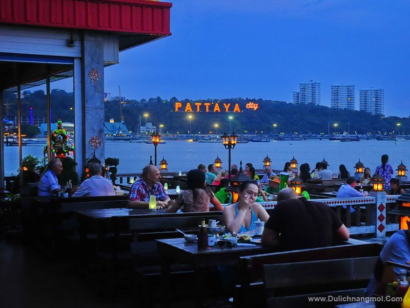 Ngắm thành phố biển Pattaya về đêm