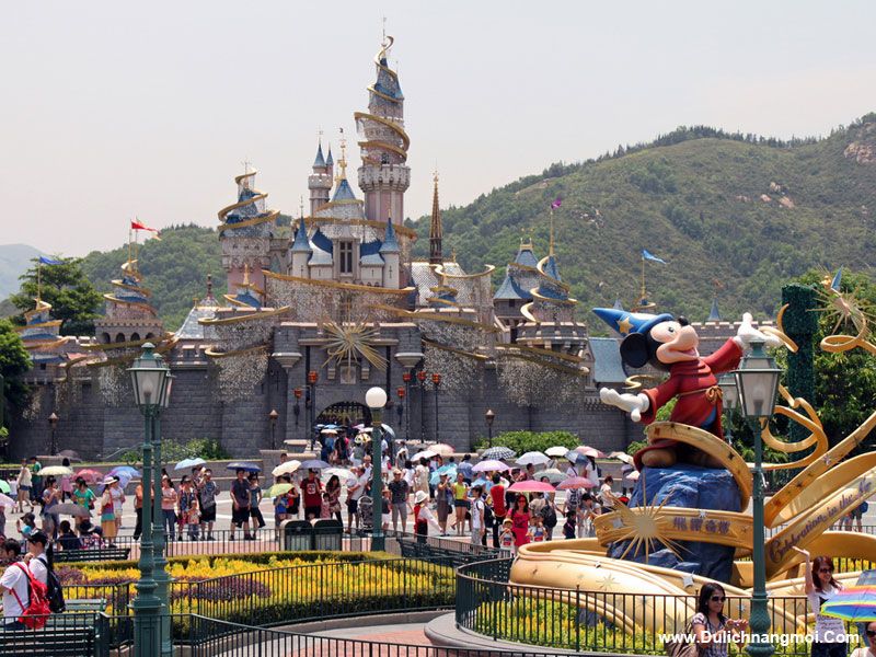 Tham quan Công viên Disneyland nổi tiếng