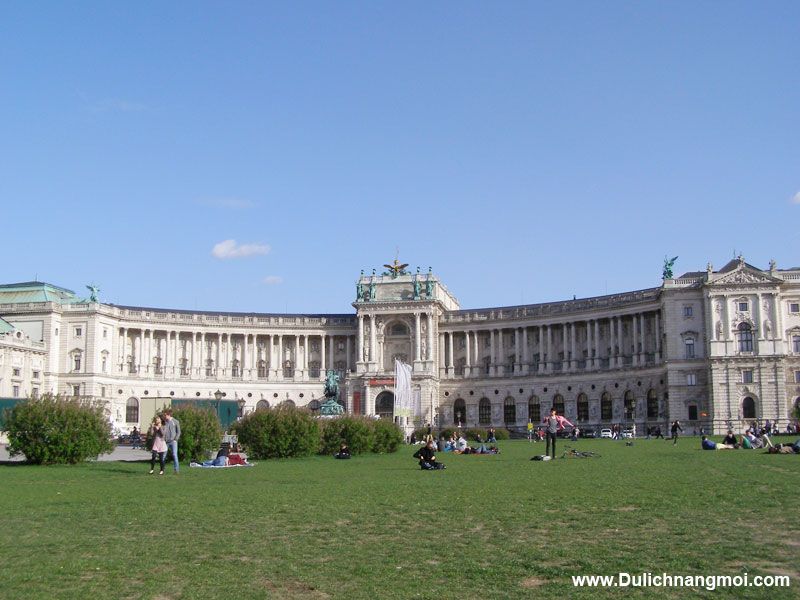 Lâu Đài Hofburg - bảo tàng của Hoàng hậu Sisi Elizabeth