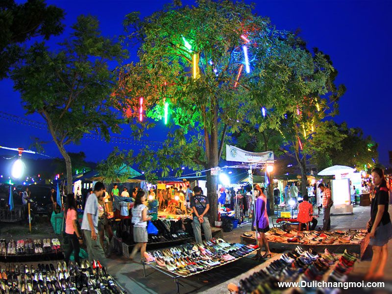 Chợ đêm tại Phuket, Thái Lan