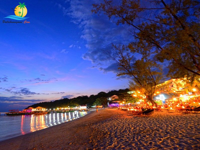 Bãi biển Sihanoukville về đêm