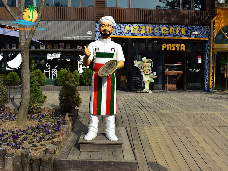 Một quán thức đồ ăn nhanh tại Hàn Quốc