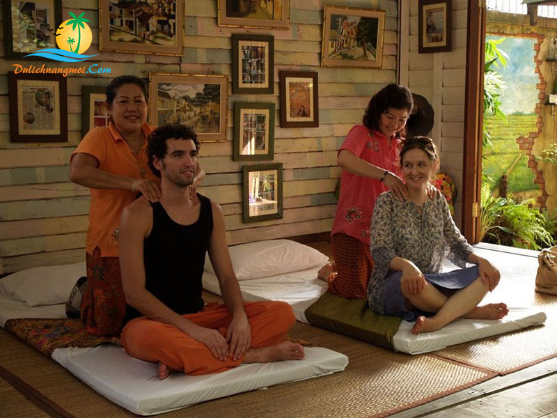 Massage cổ truyền theo kiểu Thái