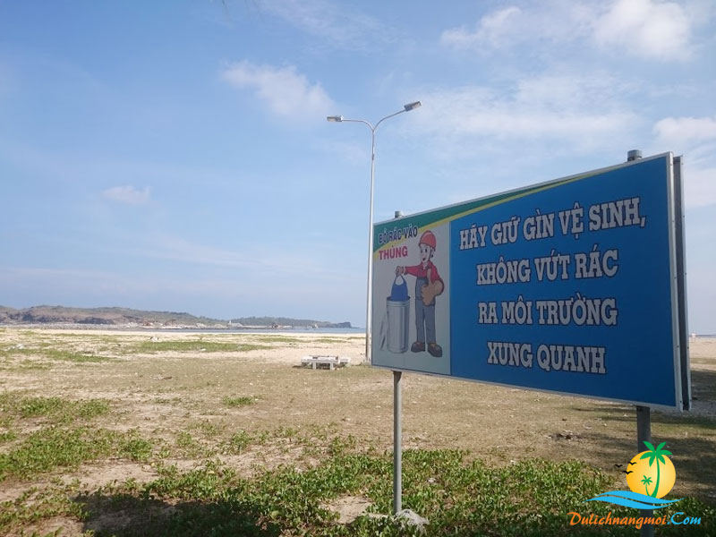 Hãy giữ gìn vệ sinh khi đến đảo Phú Quý nhé!