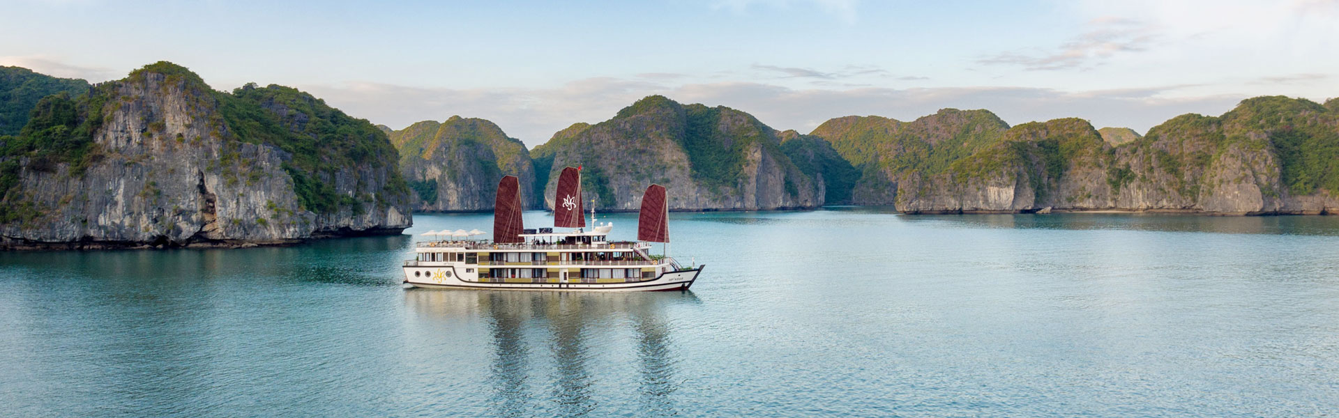 Tour du thuyền Vịnh Hạ Long 3 ngày 2 đêm - Tàu Era Cruise 5 sao