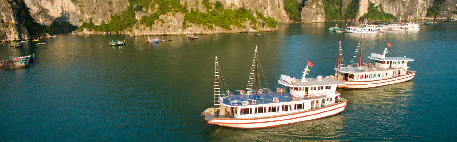 Tour du thuyền Hạ Long tàu Hương Hải Sealife 4 sao 3 ngày 2 đêm