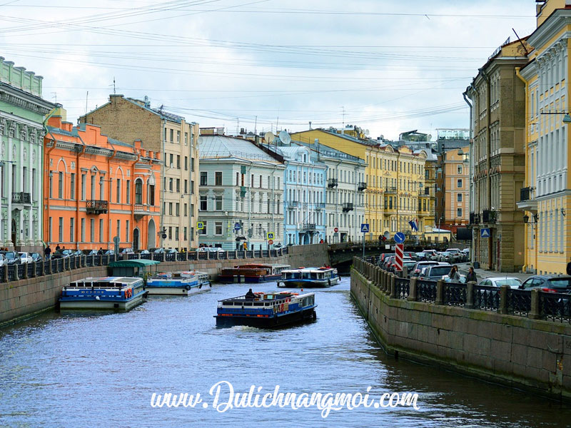 Một con kênh nhỏ giữa lòng thành phố Saint Petersburg