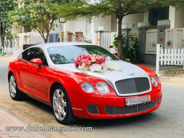 Cho thuê xe hoa cưới 5 chỗ Bentley cao cấp tại Sài Gòn