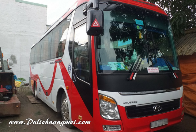 Thuê xe du lịch 45 chỗ nên chọn dòng xe gì?