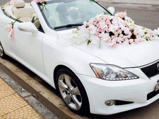 Thuê xe hoa cưới – tăng thêm phần náo nhiệt và sang trọng trong ngày cưới của bạn