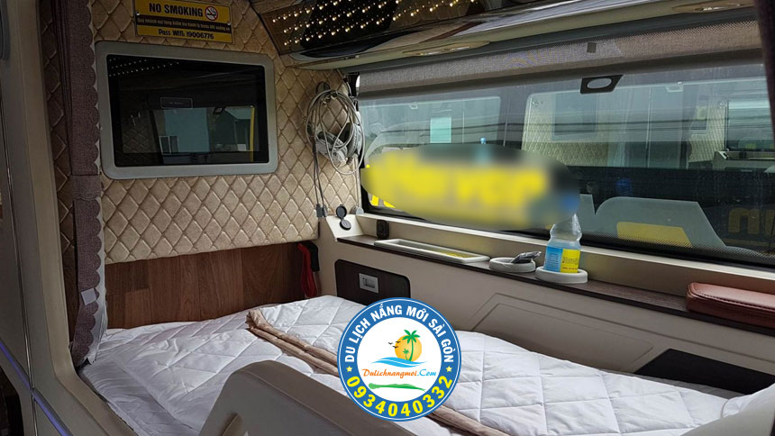 Cho thuê xe 22 chỗ Limousine cung điện tại quận 3