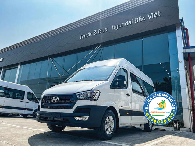 Ford Transit vẫn không kém cạnh