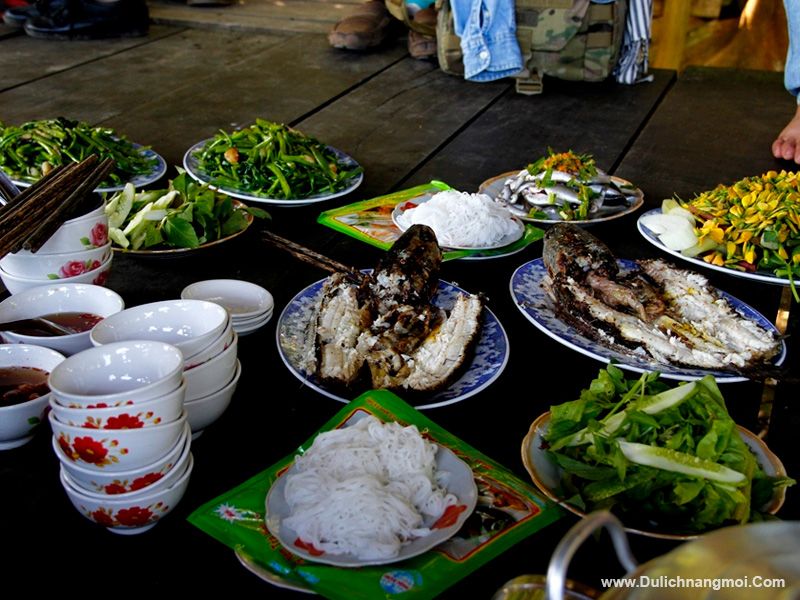 Những món ăn đồng quê dân dã níu chân du khách