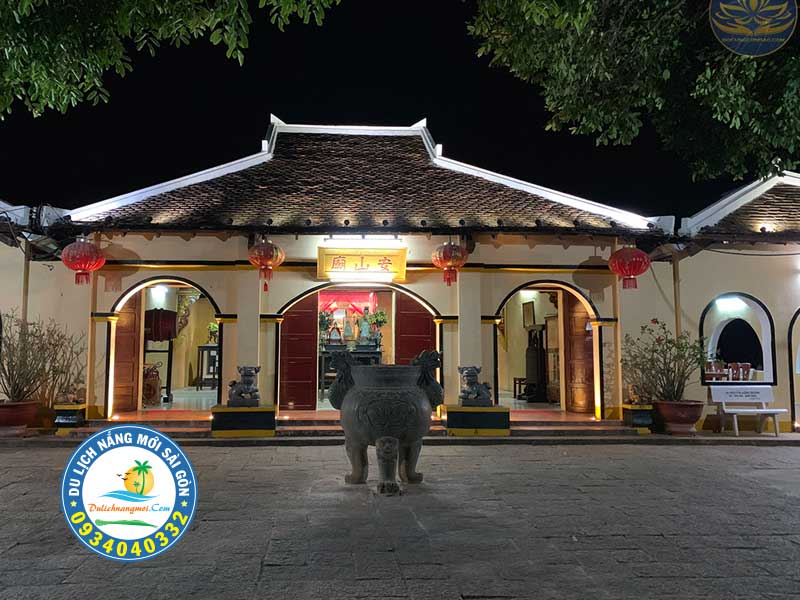 Tham quan Miếu Bà Phi Yến