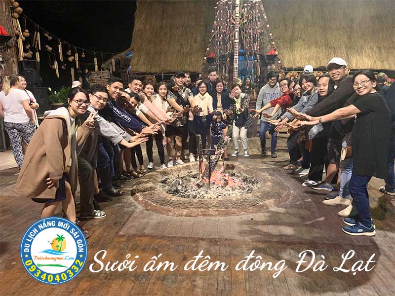 Đêm đến chung tay bên bếp lửa hồng
