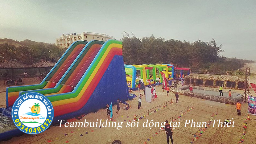 Thác trượt kết hợp cùng bộ games teambuilding sôi động tại bãi biển