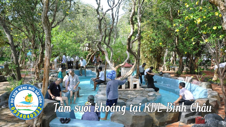 Tắm suối khoáng Bình Châu phục hồi sức khỏe