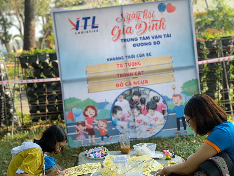 Gian hàng trò chơi trẻ em